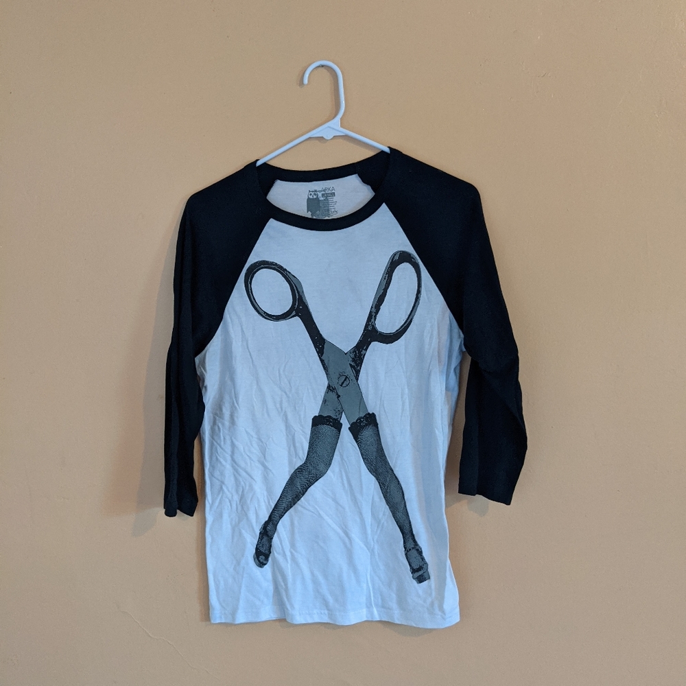 Akra tshirt
